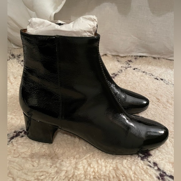 & Other Stories Black Patent Leather Round Toe Block Heel Booties - Picture 5 of 12